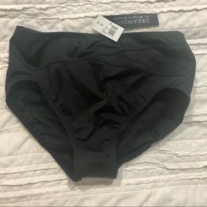 NWT Dreamsuit black swim suit bottom/bikini bottom